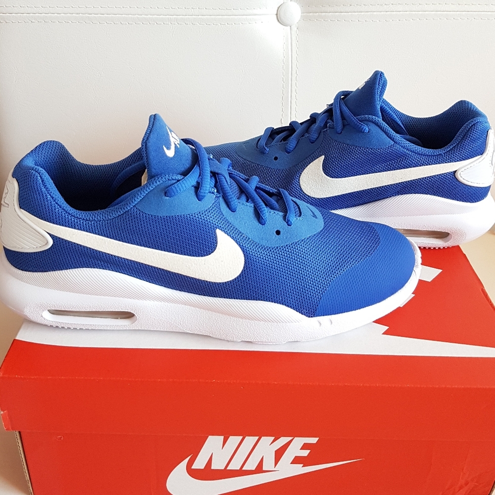 NIKE AIR MAX OKETO WOMEN'S US SIZE 8.5 BRAND NEW IN BOX